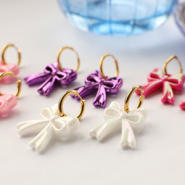 Set di ispirazione Crea una collezione amorevole con ciondoli a fiocco e orecchini a cuore