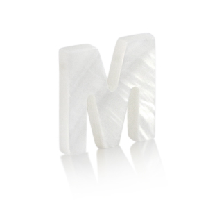 Pendenti di conchiglia prodotti speciali lettera M bianco (colore naturale)