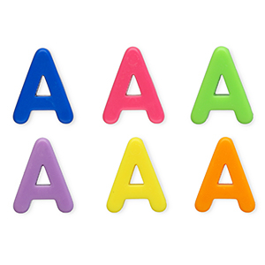 Perline alfabeto in acrilico con disegno lettera A multicolore