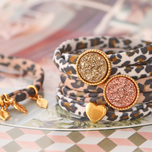 Crea simpatici elastici per capelli e braccialetti con nastro elastico cucito con stampa leopardo