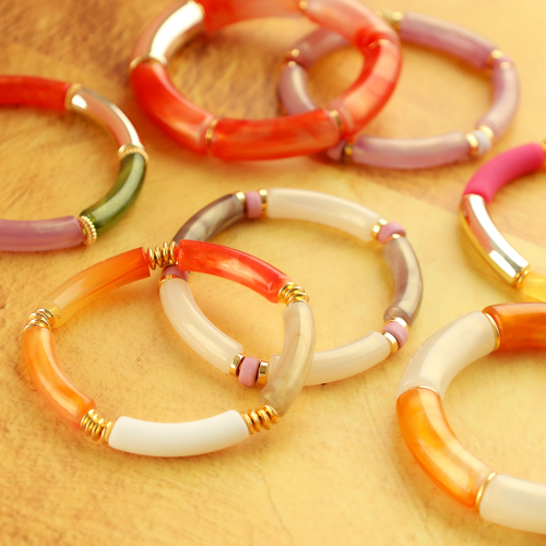 Lasciati ispirare e realizza bracciali con perline in acrilico a tubo lucide
