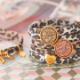 Crea simpatici elastici per capelli e braccialetti con nastro elastico cucito con stampa leopardo