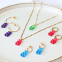 Idee creative per realizzare gioielli coloratissimi con pendenti a forma di orsetto gommoso