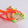 Crea gioielli con articoli neon di tendenza