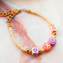 Idee creative per creare collane con perline alfabeto