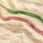 Bellissimi braccialetti pronti da indossare e collane da abbinare