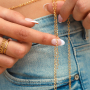Con body chains, catene per il ventre e catene per il bikini