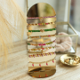 Consigli per presentare braccialetti con perline sfaccettate