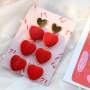Mixa & Abbina: Crea il tuo look festivo con pins e broches